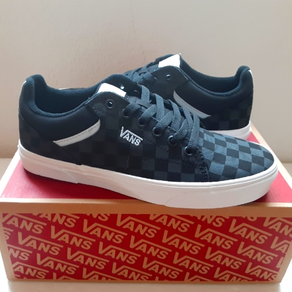Vans - Picture 1 of 4